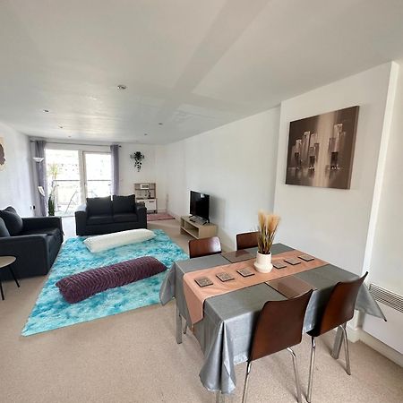 Water Front Apt Walk To The Beach & City Centre Swansea Bagian luar foto