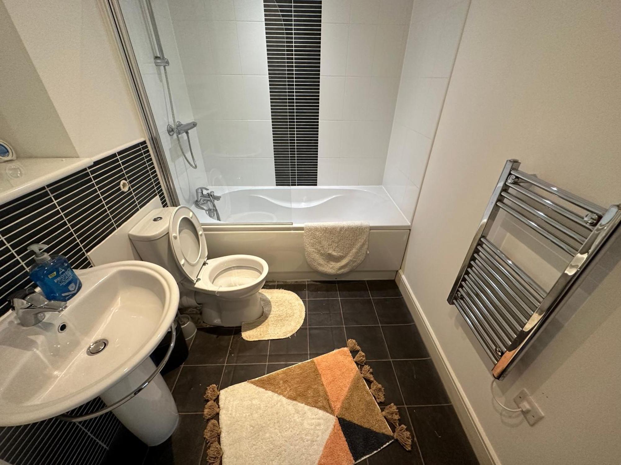 Water Front Apt Walk To The Beach & City Centre Swansea Bagian luar foto